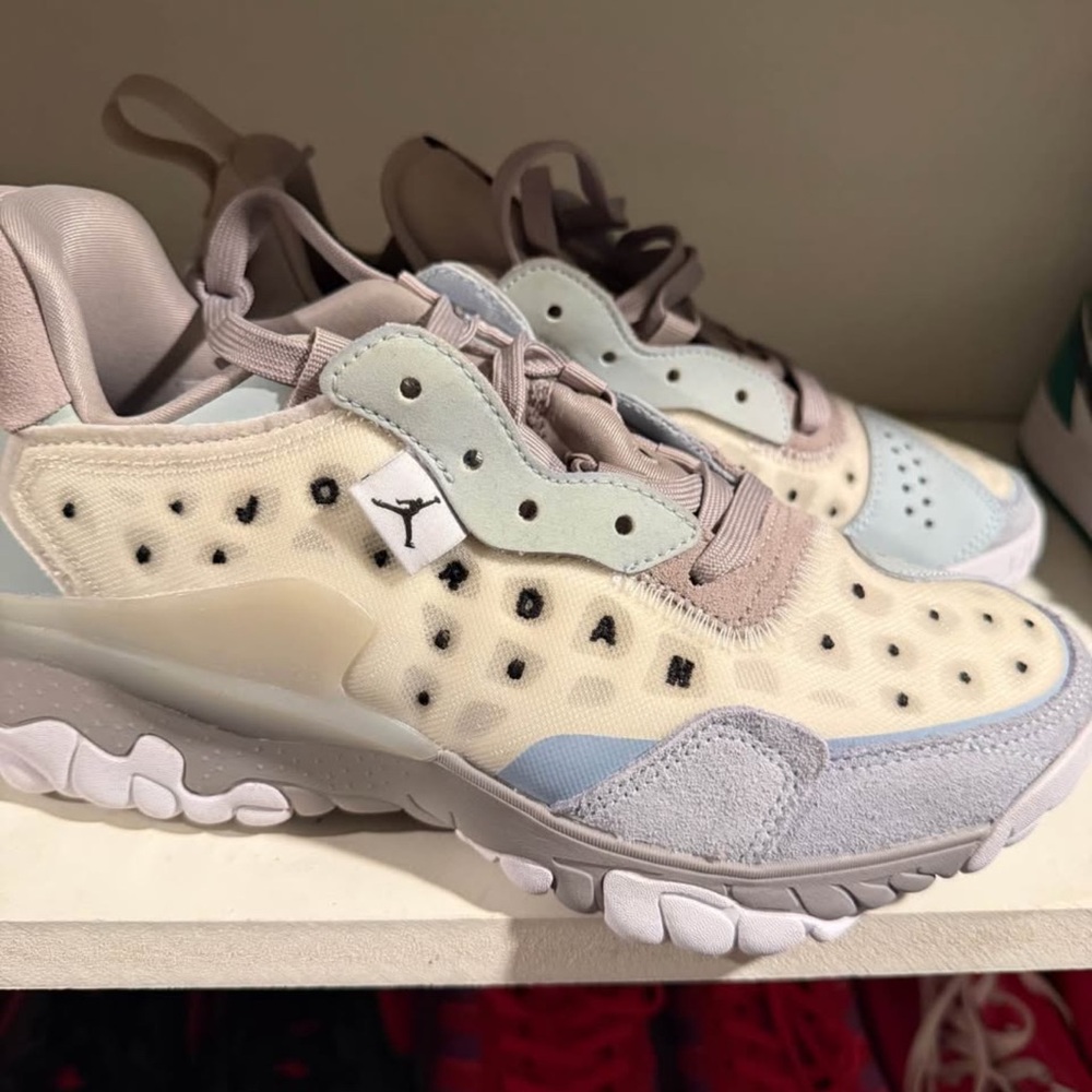Jordan Kids' Cream and Gray Sneakers